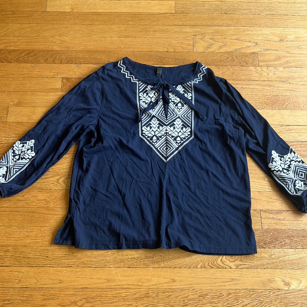EUC navy j.crew tunic with white embroidery size L